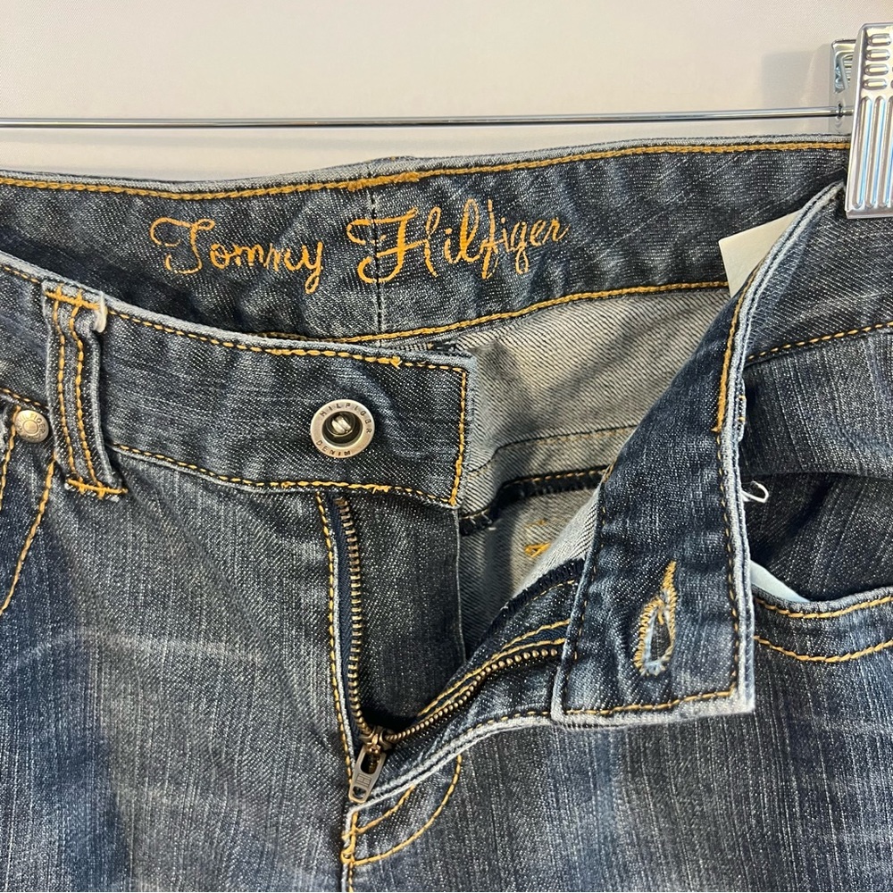 Tommy Hilfiger Jeans Blue Women Size 10 Dark Wash Straight Leg Button Pockets - Picture 3 of 6